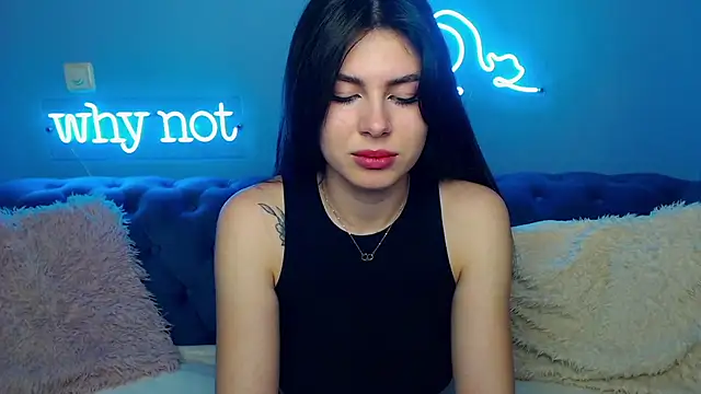 Snapshot of ViollinaLove chatting on 03.02.25 ViollinaLove online show from 03.02.25