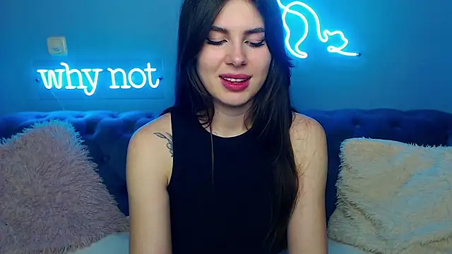 Snapshot of ViollinaLove chatting on 03.02.25 ViollinaLove online show from 03.02.25