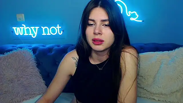 Snapshot of ViollinaLove chatting on 03.02.25 ViollinaLove online show from 03.02.25