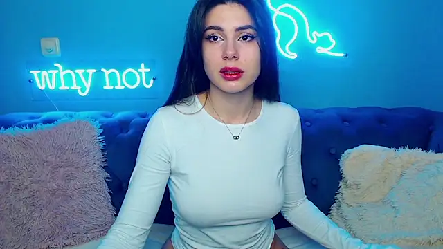 Snapshot of ViollinaLove chatting on 03.22.25 ViollinaLove online show from 03.22.25