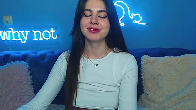 Snapshot of ViollinaLove chatting on 03.22.25 ViollinaLove online show from 03.22.25