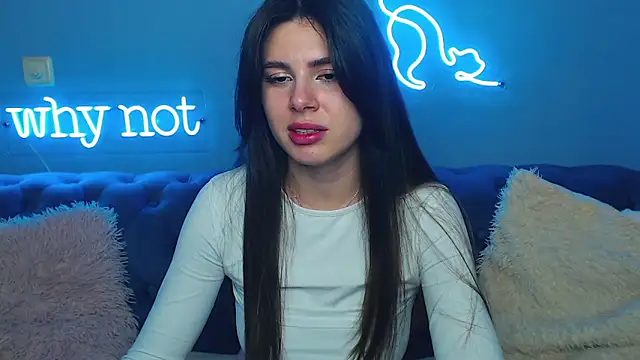 Snapshot of ViollinaLove chatting on 03.22.25 ViollinaLove online show from 03.22.25