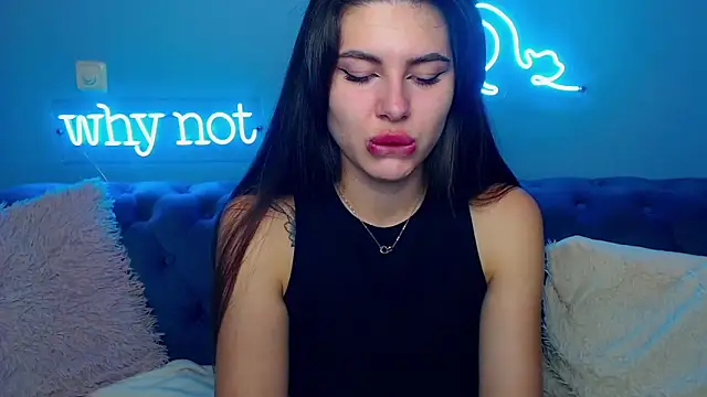 Snapshot of ViollinaLove chatting on 09.12.25 ViollinaLove online show from 09.12.25