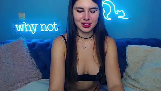 Snapshot of ViollinaLove chatting on 09.19.25 ViollinaLove online show from 09.19.25