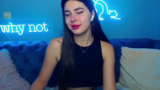 Snapshot of ViollinaLove chatting on 09.28.25 ViollinaLove online show from 09.28.25