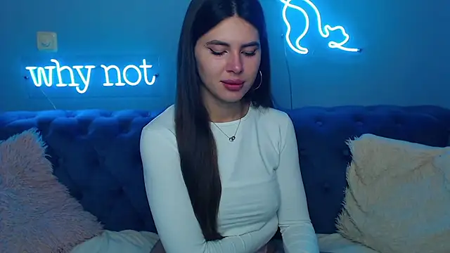 Snapshot of ViollinaLove chatting on 09.29.25 ViollinaLove online show from 09.29.25