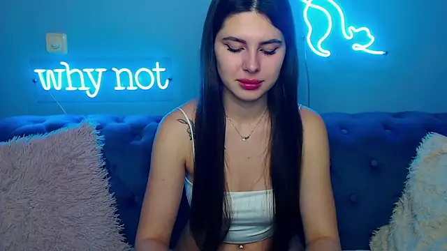 Snapshot of ViollinaLove chatting on 11.14.25 ViollinaLove online show from 11.14.25