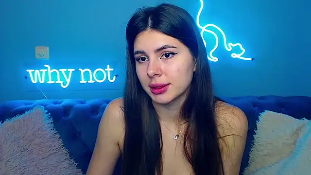 Snapshot of ViollinaLove chatting on 11.30.25 ViollinaLove online show from 11.30.25