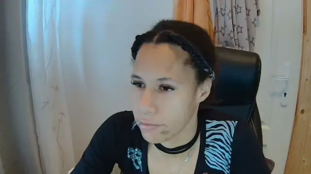 AaliyahHarris online show from 11.06.25