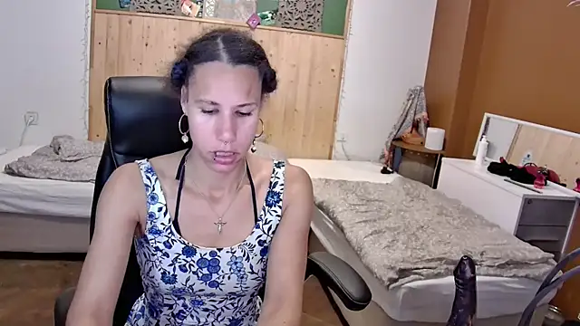 Snapshot of AaliyahHarris chatting on 06.11.26 AaliyahHarris online show from 06.11.26