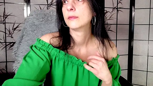 Snapshot of _Sweetlonglips_ chatting on 02.19.26 Sweetlonglips online show from 02.19.26