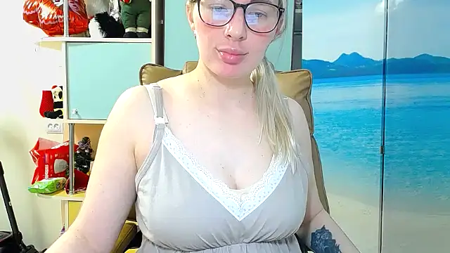 Snapshot of miaa_sunn chatting on 02.26.26 miaa sunn online show from 02.26.26