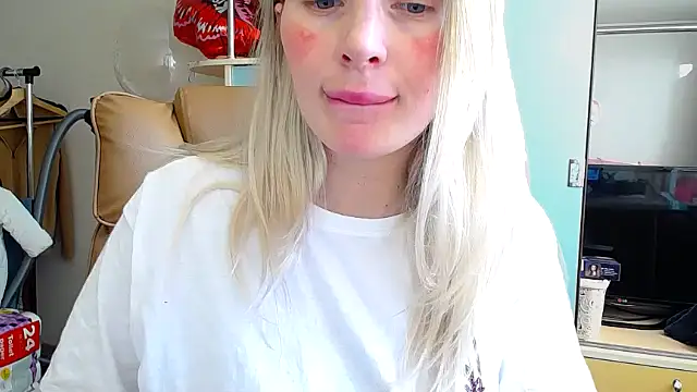 Snapshot of miaa_sunn chatting on 02.27.26 miaa sunn online show from 02.27.26