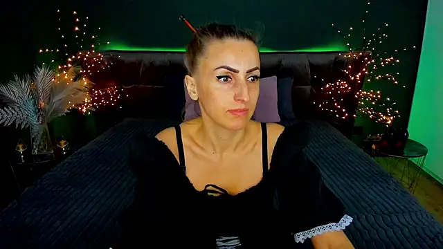 Rebecca Diamond online show from 10.02.25