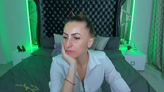 Rebecca Diamond online show from 11.25.25