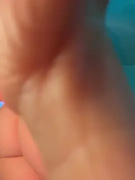 Snapshot of curchez_ chatting on 12.18.24 curchez online show from 12.18.24