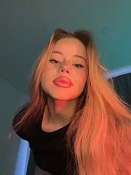 Snapshot of curchez_ chatting on 02.12.25 curchez online show from 02.12.25