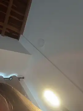 Snapshot of curchez_ chatting on 11.28.25 curchez online show from 11.28.25