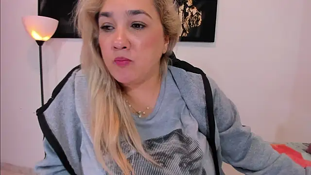 Eva MilfF online show from 01.06.25