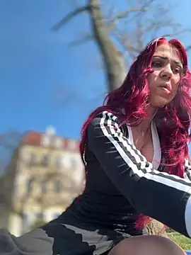 Pia July  online show from 03.07.26