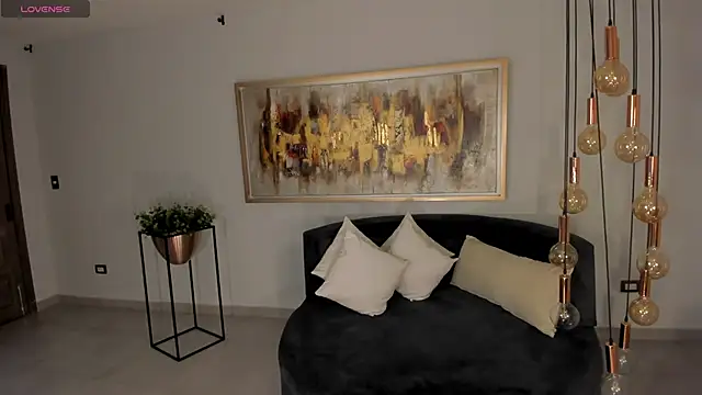 AbellaCroft online show from 11.17.25