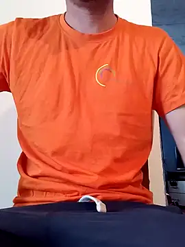 Snapshot of Rolandxxxr chatting on 01.26.25 Rolandxxxr online show from 01.26.25