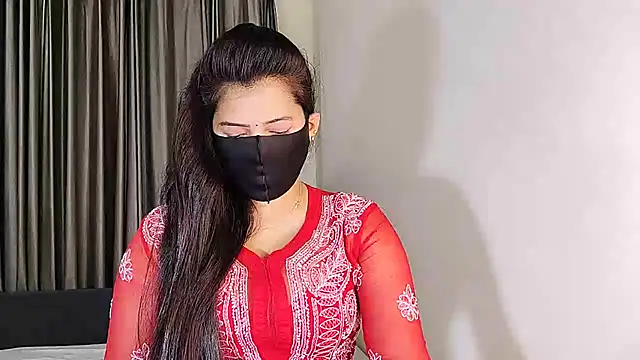 Snapshot of YourLovelyQueen chatting on 01.14.25 YourLovelyQueen online show from 01.14.25