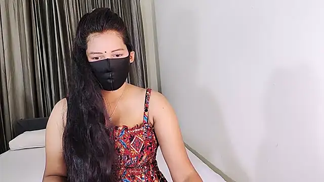 Snapshot of YourLovelyQueen chatting on 06.20.26 YourLovelyQueen online show from 06.20.26
