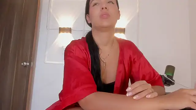 Hanna Risso online show from 05.22.26