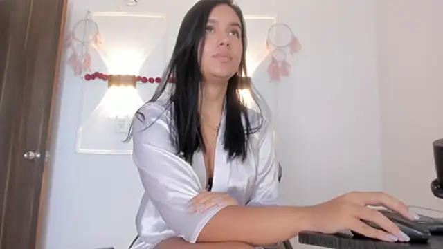 Hanna Risso online show from 07.21.26