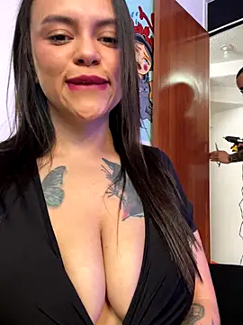 Snapshot of linaresjessyca chatting on 11.13.25 linaresjessyca online show from 11.13.25