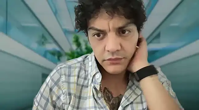 Snapshot of GruesoMexico chatting on 01.30.25 GruesoMexico online show from 01.30.25