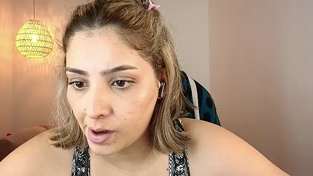 Snapshot of YummyAnna_ chatting on 06.10.26 YummyAnna online show from 06.10.26