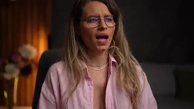 BrandyWhite online show from 11.25.25