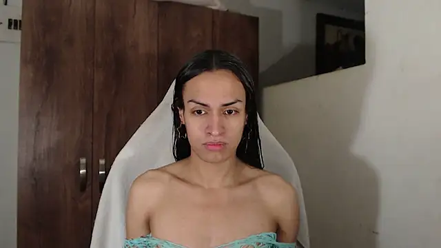 Snapshot of angie_tssex chatting on 09.30.25 angie tssex online show from 09.30.25