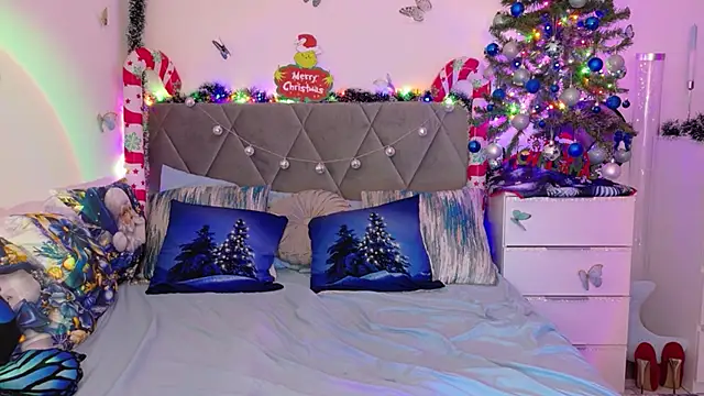 Snapshot of LexY- chatting on 12.22.25 LexY- online show from 12.22.25