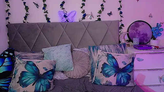 Snapshot of LexY- chatting on 02.13.26 LexY- online show from 02.13.26