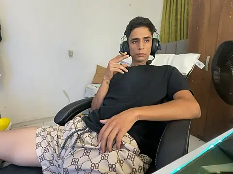 Max TheHorseDick online show from 01.03.25