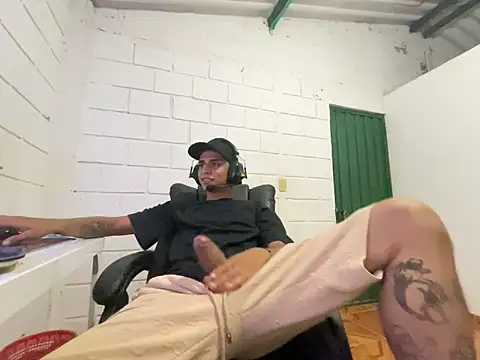 Max TheHorseDick online show from 11.08.25