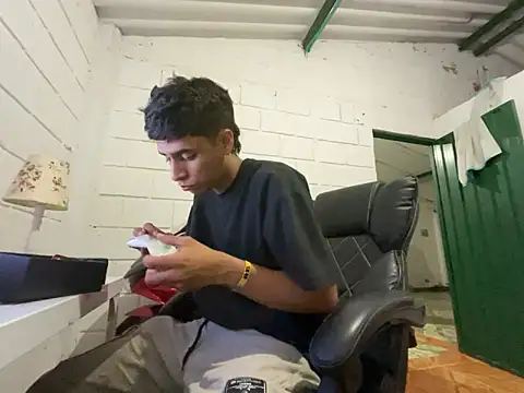 Max TheHorseDick online show from 11.24.25