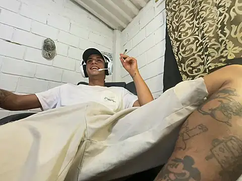 Snapshot of Max_TheHorseDick chatting on 07.29.26 Max TheHorseDick online show from 07.29.26