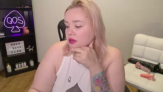 Snapshot of MargotGrey chatting on 06.02.26 MargotGrey online show from 06.02.26