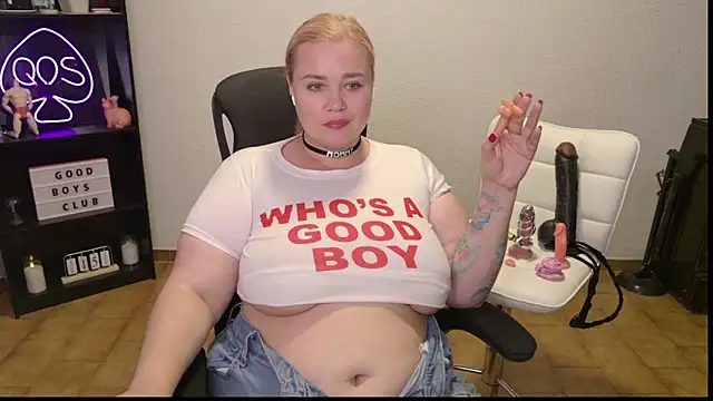 Snapshot of MargotGrey chatting on 06.16.26 MargotGrey online show from 06.16.26