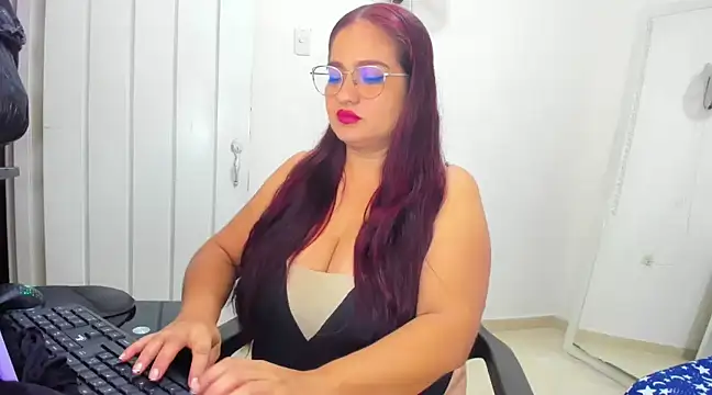 Snapshot of HUGEBOOBS_MILF chatting on 03.13.25 HUGEBOOBS MILF online show from 03.13.25