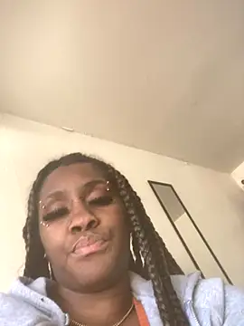 Snapshot of Foreignthababyy chatting on 12.02.25 Foreignthababyy online show from 12.02.25