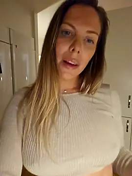 Snapshot of novaforyou1 chatting on 02.07.25 novaforyou1 online show from 02.07.25