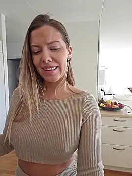 Snapshot of novaforyou1 chatting on 02.19.25 novaforyou1 online show from 02.19.25