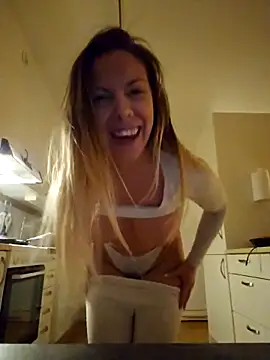 Snapshot of novaforyou1 chatting on 02.19.25 novaforyou1 online show from 02.19.25