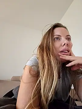 Snapshot of novaforyou1 chatting on 10.27.25 novaforyou1 online show from 10.27.25