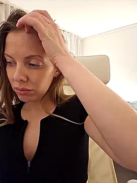 Snapshot of novaforyou1 chatting on 10.30.25 novaforyou1 online show from 10.30.25